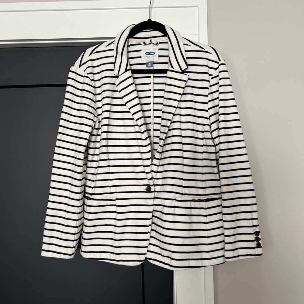 Old Navy Women's Black and White Striped Blazer
